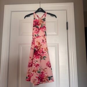 Flower dress with lace back